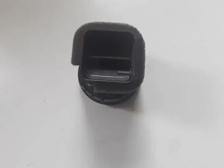 Audi A3/S3 8P (2008 - 2013) S1005638D Боковой воздушный дефлектор — фото 3
