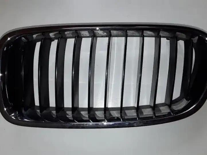 BMW 3 F30 F35 F31 (2012 - 2018) 8748013 Верхняя решетка радиатора — фото 1