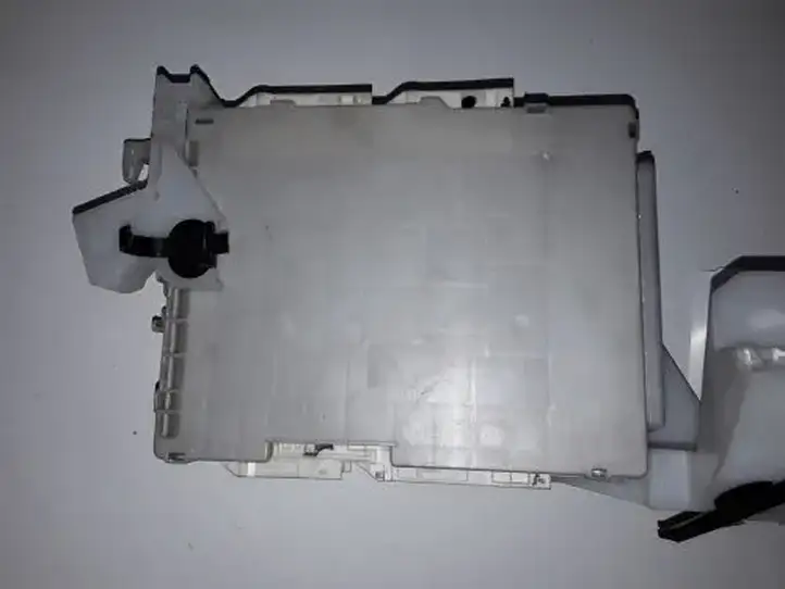 Toyota Auris 150 (2006 - 2012) 8922102321 Модуль комфорта — фото 2
