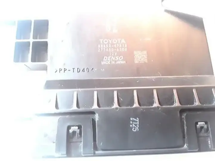 Toyota Prius (XW50) (2015 - ) 8865047510 Прочие блоки управления — фото 2