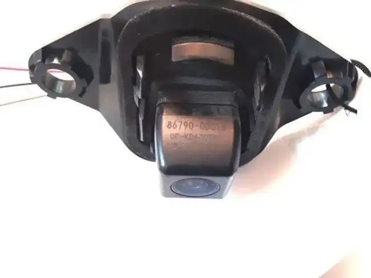 Toyota Yaris (2014 - 2019) 869700D010 Видеокамера заднего вида — фото 2
