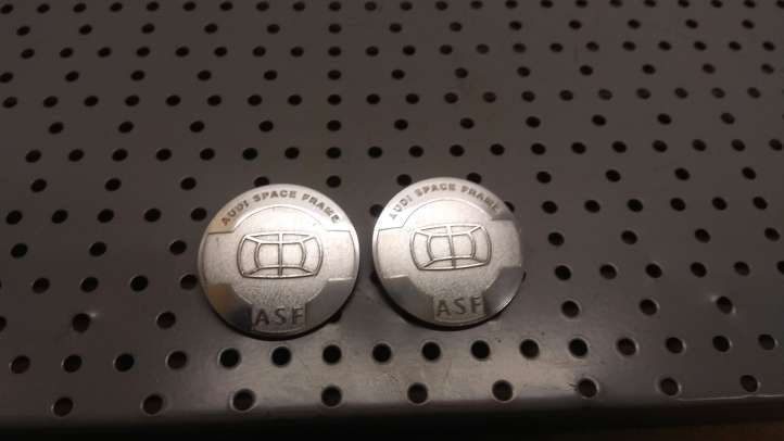 Audi A8 (1999 - 2002)  4D0854519 Другие значки/ записи
