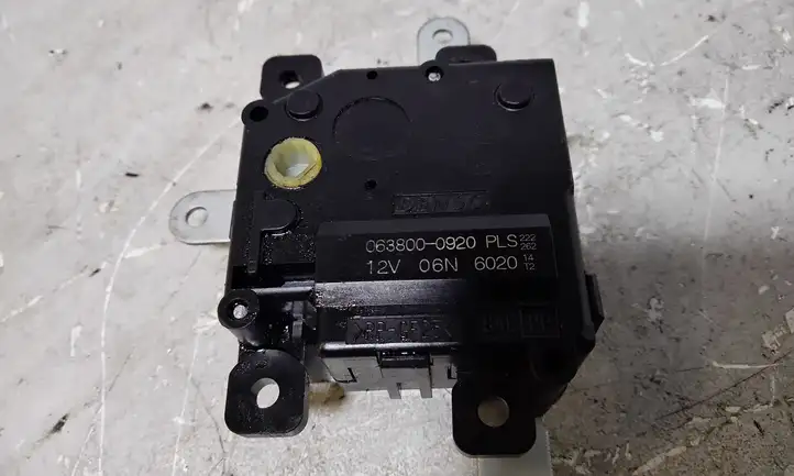 Lexus CT 200H (2010 - 2013) 0638000920PLS Двигатель задвижки потока воздуха — фото 2