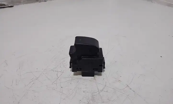 Toyota Corolla Verso AR10 (2004 - 2009) Блок кнопок стеклоподъемников — фото 3