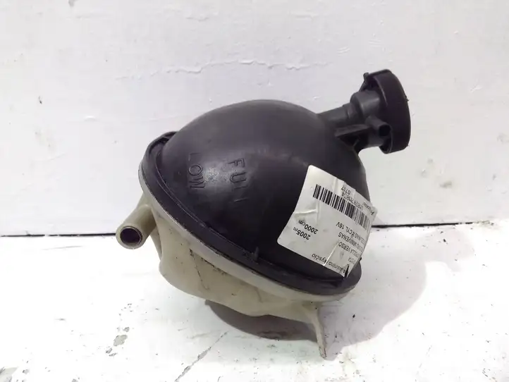 Toyota Corolla Verso AR10 (2004 - 2009) 164800G020D Расширительный бачок — фото 1