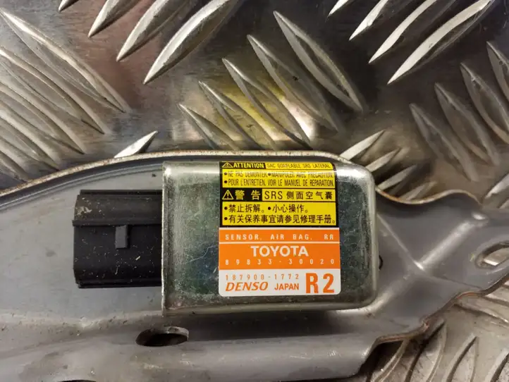 Lexus GS 300 350 430 450h (2004 - 2007) 8983330020 Датчик удара SRS — фото 1