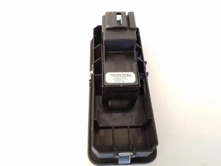 Land Rover Range Rover Sport L320 (2005 - 2009) YUD501070PVJ Блок кнопок стеклоподъемников — фото 3