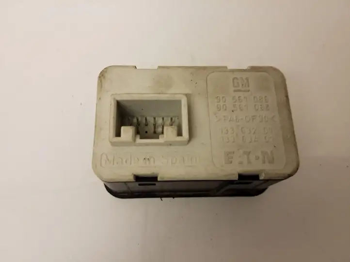 Opel Astra G (1998 - 2004) 90561086 Блок кнопок стеклоподъемников — фото 2