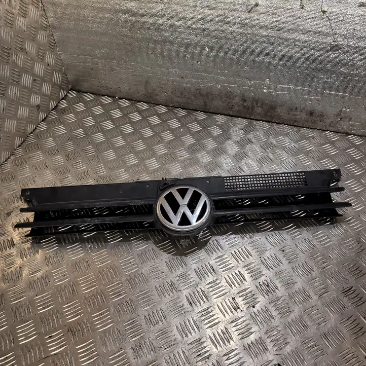 Volkswagen Golf IV (1998 - 2005) 1J0853655G Верхняя решетка радиатора — фото 1
