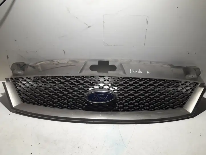 Ford Mondeo Mk III (2000 - 2007) Верхняя решетка радиатора — фото 1