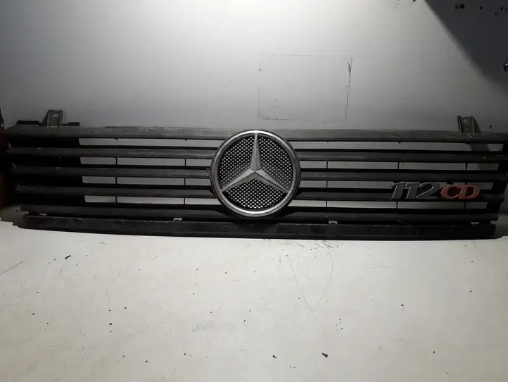 Mercedes-Benz Vito Viano W638 (1996 - 2003) Передняя решетка — фото 1