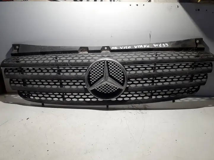 Mercedes-Benz Vito Viano W638 (1996 - 2003)  A6398800185 Передняя решётка