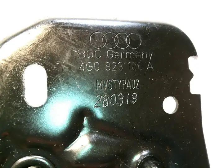 Audi A7 S7 4G (2010 - 2014) 4G0823186A Кронштейн замка капота — фото 3