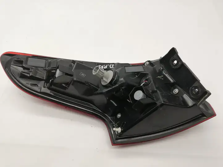 Nissan Qashqai (2013 - 2017)  22019009 Задний фонарь в кузове