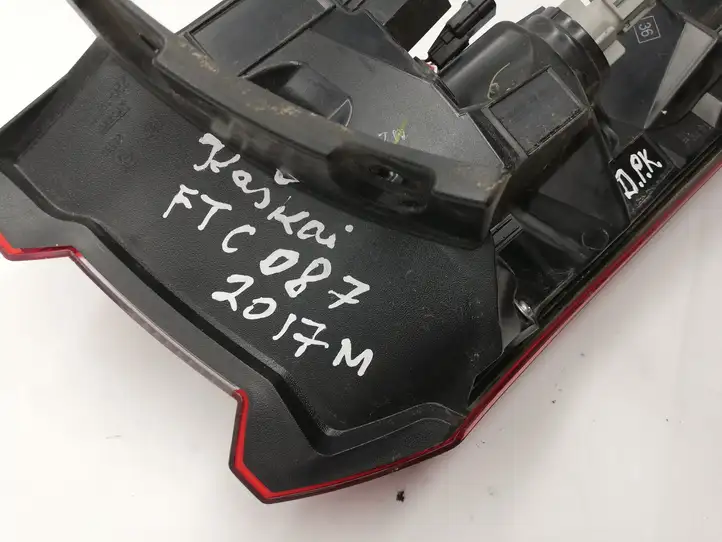 Nissan Qashqai (2013 - 2017)  22019009 Задний фонарь в кузове