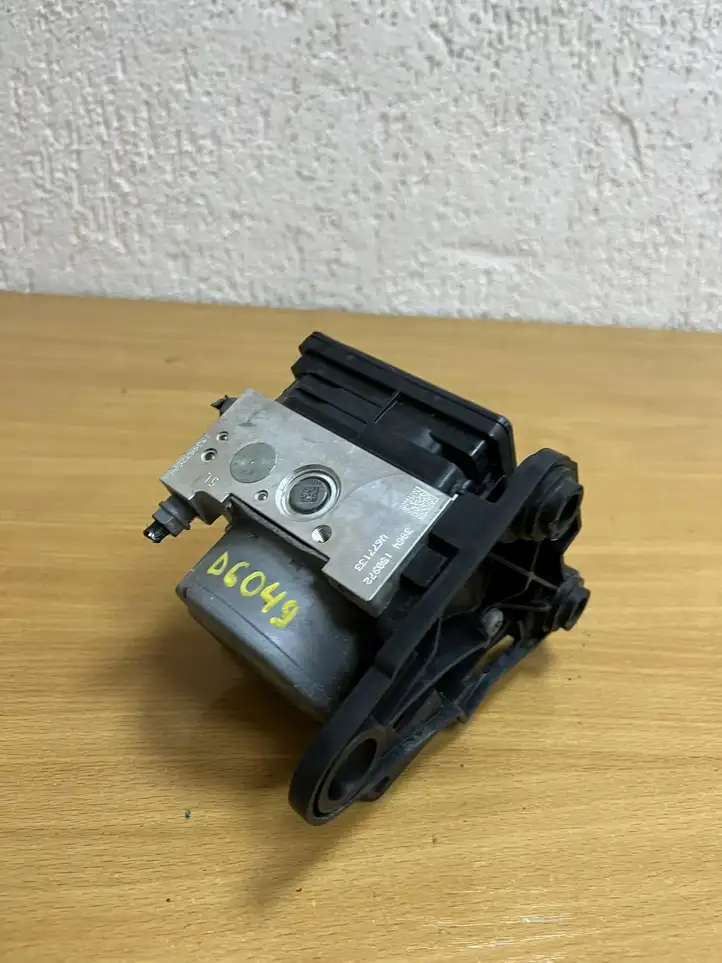 Volkswagen Golf VII (2013 - 2019)  3Q0614517Q Блок ABS