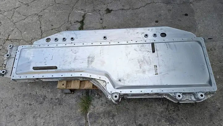 BMW 5 G60 (2023 - )  8849388 Ящик аккумулятора