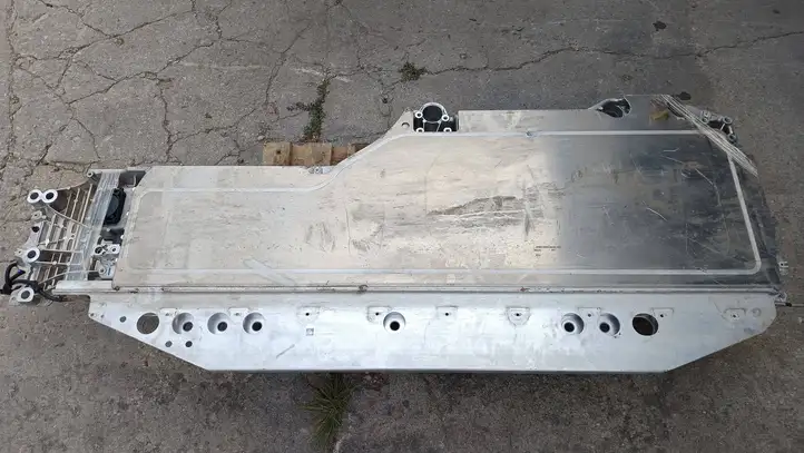 BMW 5 G60 (2023 - )  8849388 Ящик аккумулятора