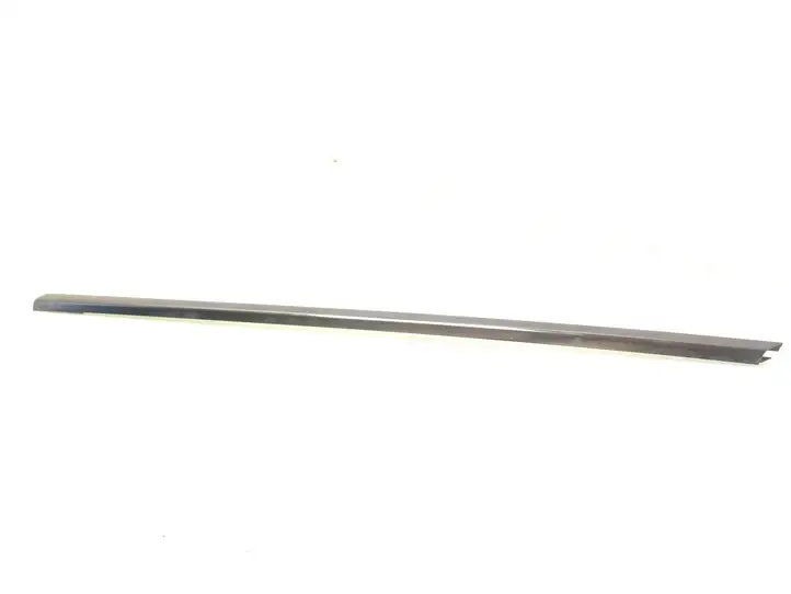 Mercedes-Benz E W211 (2002 - 2009) Облицовка заднего бокового стекла — фото 1