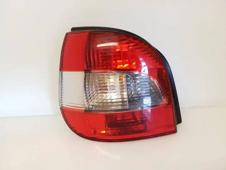 Renault Scenic I (1996 - 2003) 7700428054 Задний фонарь в кузове — фото 1
