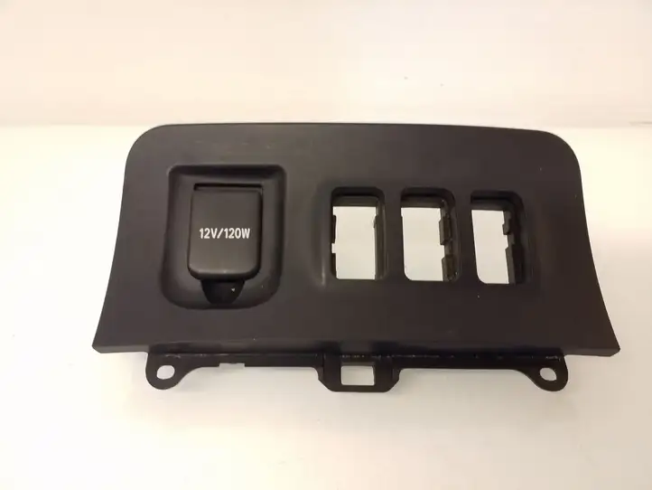 Toyota Land Cruiser (J120) (2002 - 2009) 588316002060040 Розетка 12V (передняя) — фото 1