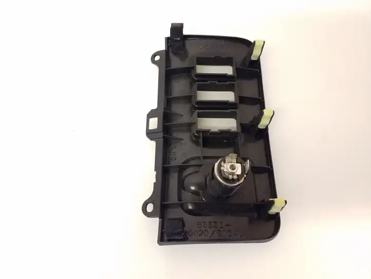 Toyota Land Cruiser (J120) (2002 - 2009) 588316002060040 Розетка 12V (передняя) — фото 3