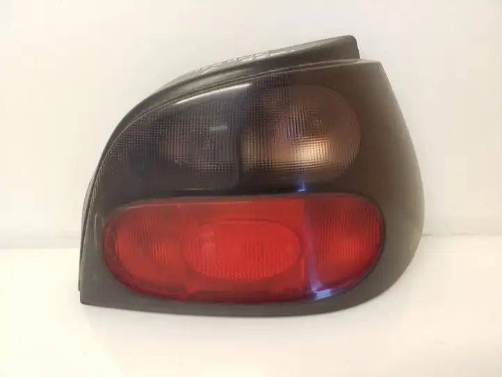 Renault Megane I (1995 - 2002) 7700828138 Задний фонарь в кузове — фото 2