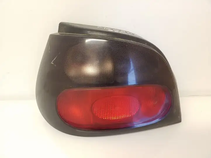Renault Megane I (1995 - 2002) 7700828137 Задний фонарь в кузове — фото 1