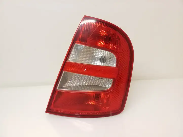 Skoda Fabia Mk1 (6Y) (1999 - 2007) ZSB6Y6945096 Задний фонарь в кузове — фото 1