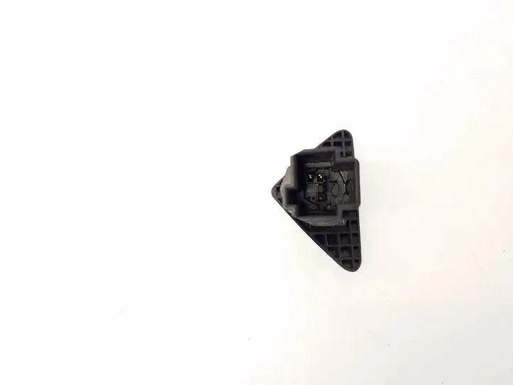 Ford Focus (1998 - 2004) 98AG19B514AD Кнопка закрытия крышки багажника — фото 2