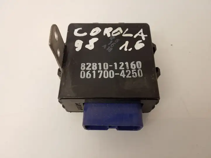 Toyota Corolla Verso E121 (2004 - 2007) 8281012160 Реле освещения — фото 1