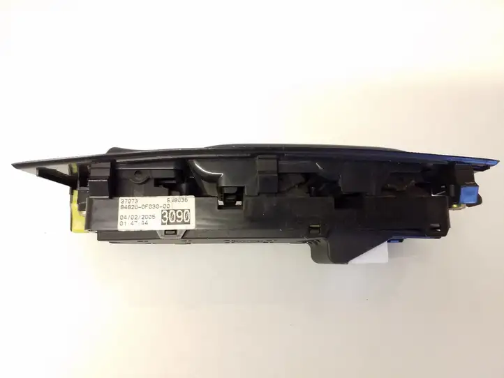 Toyota Corolla Verso E121 (2004 - 2007) 848200F03000 Блок кнопок стеклоподъемников — фото 2