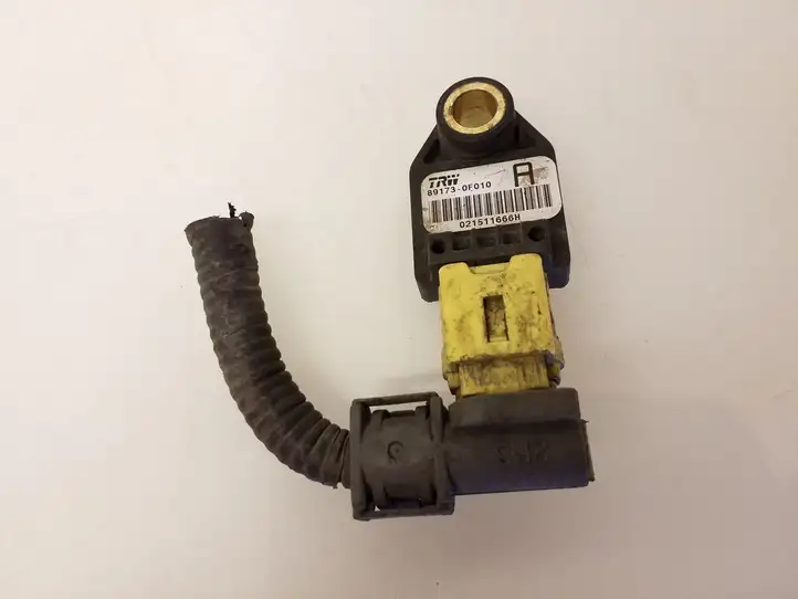 Toyota Corolla Verso E121 (2004 - 2007) 891730F010 Датчик удара SRS — фото 1