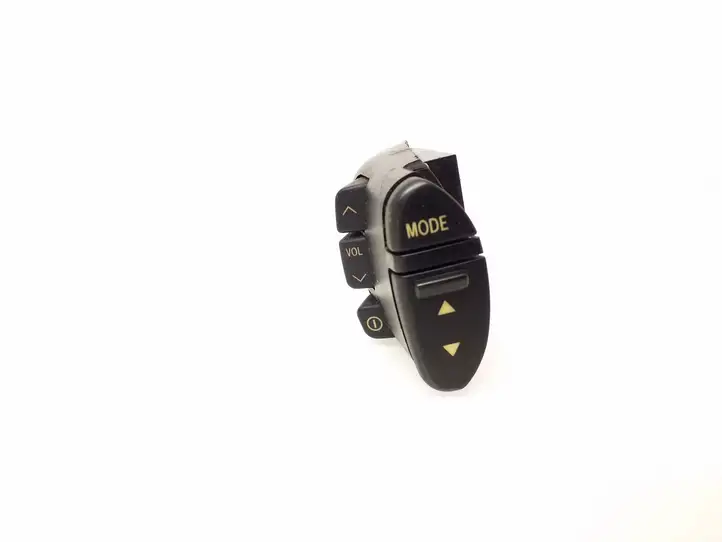 Toyota Avensis T220 (2000 - 2003) 8623020010 Кнопки на рулевом колесе — фото 1