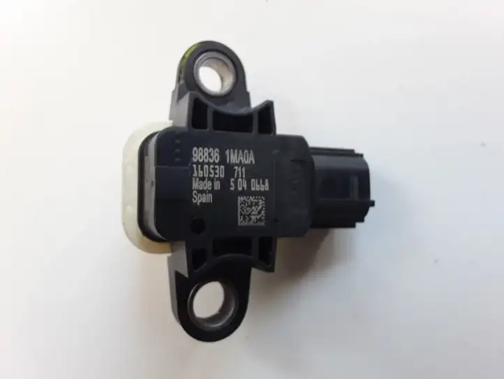 Nissan Navara D23 (2015 - ) 988361MA0A Датчик удара SRS — фото 1