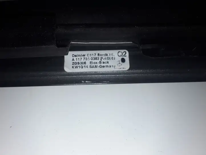 Mercedes-Benz CLA C117,X117,W117 (2013 - 2019) A1177350382 Накладка стекла двери — фото 2