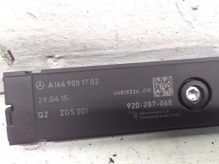 Mercedes-Benz CLA C117,X117,W117 (2013 - 2019) A1669051702 Усилитель антенны — фото 2