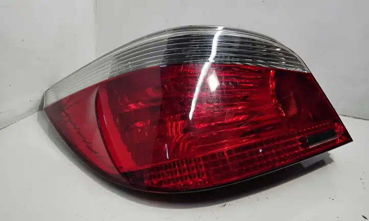 BMW 5 E60 E61 (2004 - 2010) 6910767 Задний фонарь в кузове — фото 1
