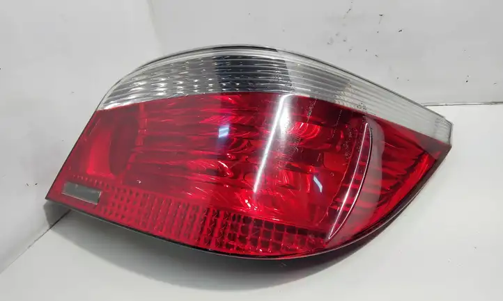BMW 5 E60 E61 (2004 - 2010) 7165738 Задний фонарь в кузове — фото 1