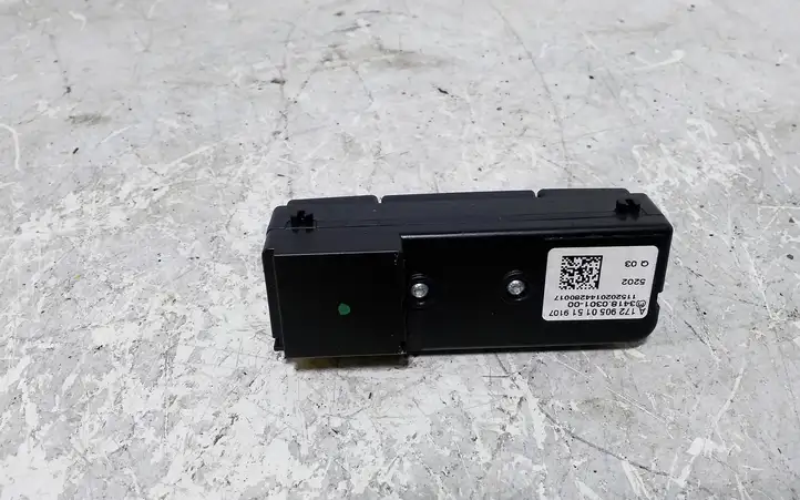 Mercedes-Benz CLA C117,X117,W117 (2013 - 2019) A1729050151 Другие включатели / ручки/ переключатели — фото 5