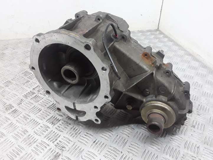BMW X5 E53 (1999 - 2006)  7504568 Передний редуктор
