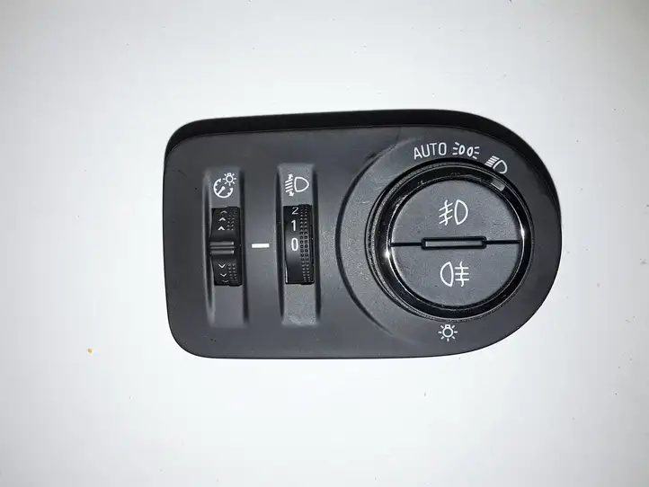 Opel Crossland X (2017 - 2020) 39086304 Включатель фонарей — фото 3