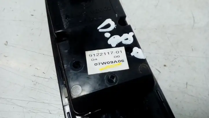 BMW X5 E70 (2006 - 2013) 9122117 Кнопка стеклоподъемников — фото 4