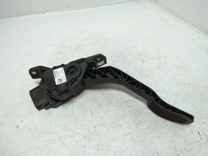 Volvo S60 (2010 - 2013) 31329062 Педаль акселератора — фото 1