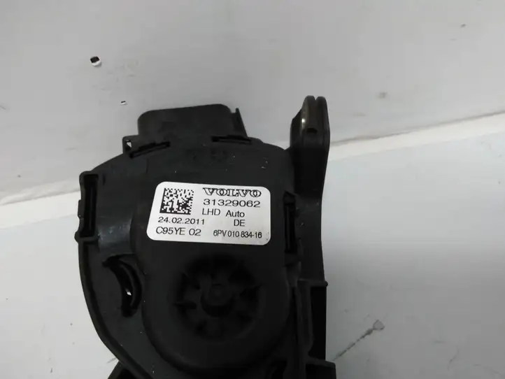 Volvo S60 (2010 - 2013) 31329062 Педаль акселератора — фото 2