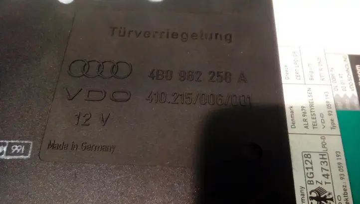 Audi A6 S6 C5 4B (1997 - 2001) 4B0962258A Модуль комфорта — фото 3