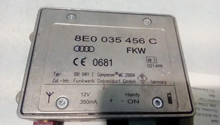Audi A6 S6 C6 4F (2004 - 2008) 8E0035456C Усилитель антенны — фото 3