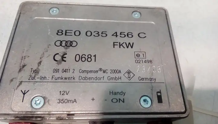 Audi A3/S3 8P (2004 - 2008) 8E0035456C Усилитель антенны — фото 3