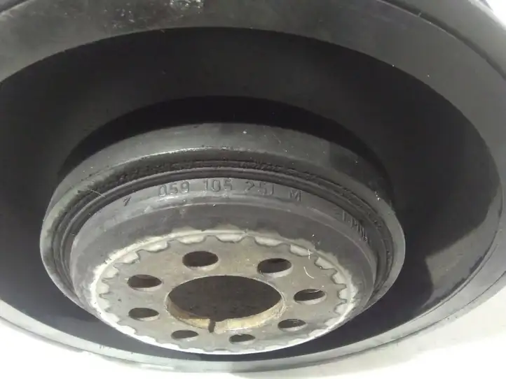 Audi A4 S4 B6 8E 8H (2000 - 2006) 059105251M Шкив коленчатого вала — фото 3