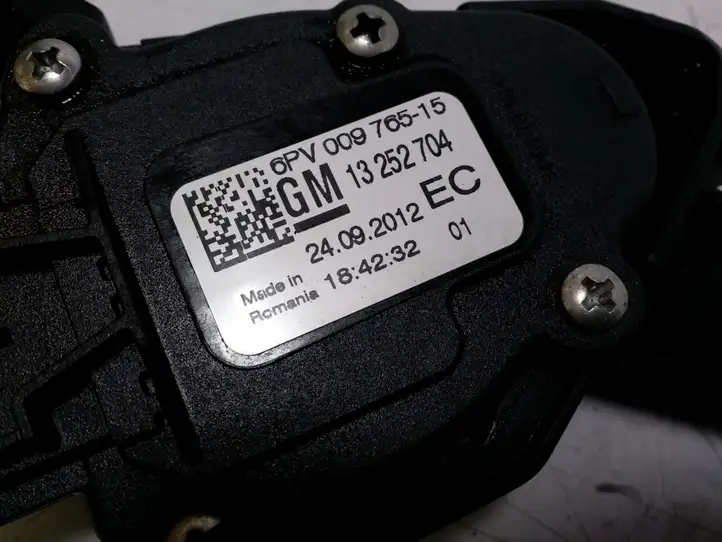 Opel Astra J (2009 - 2012) 13252704 Педаль акселератора — фото 2